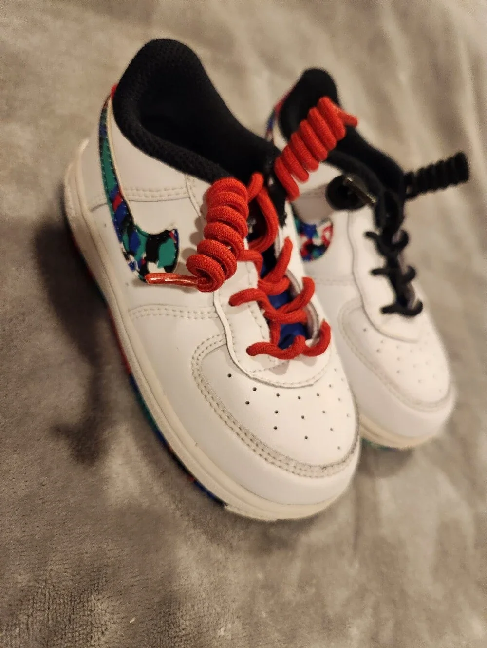 Nike Kids' Air Force 1 Low - White, Multicolor Crayon Accent, Size 8C